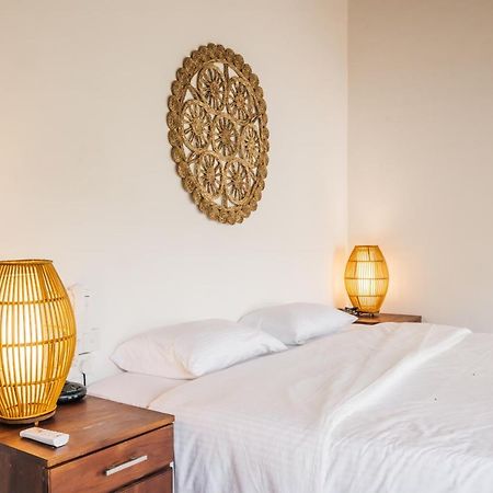 Santi Beach House With Pool & Beach Велигама Экстерьер фото