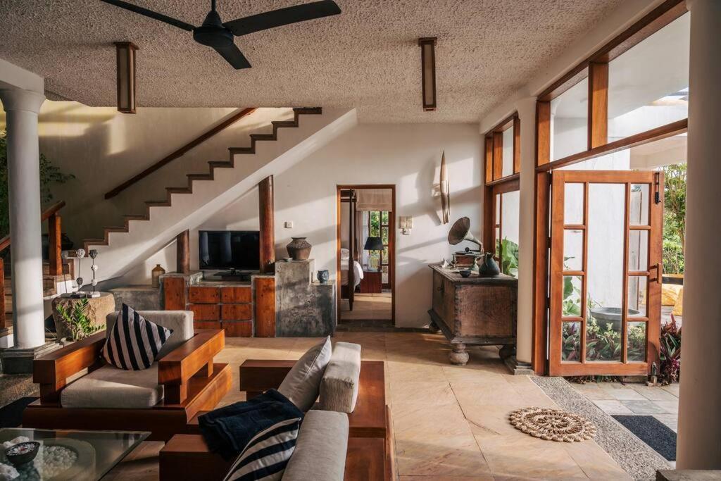 Santi Beach House With Pool & Beach Велигама Экстерьер фото