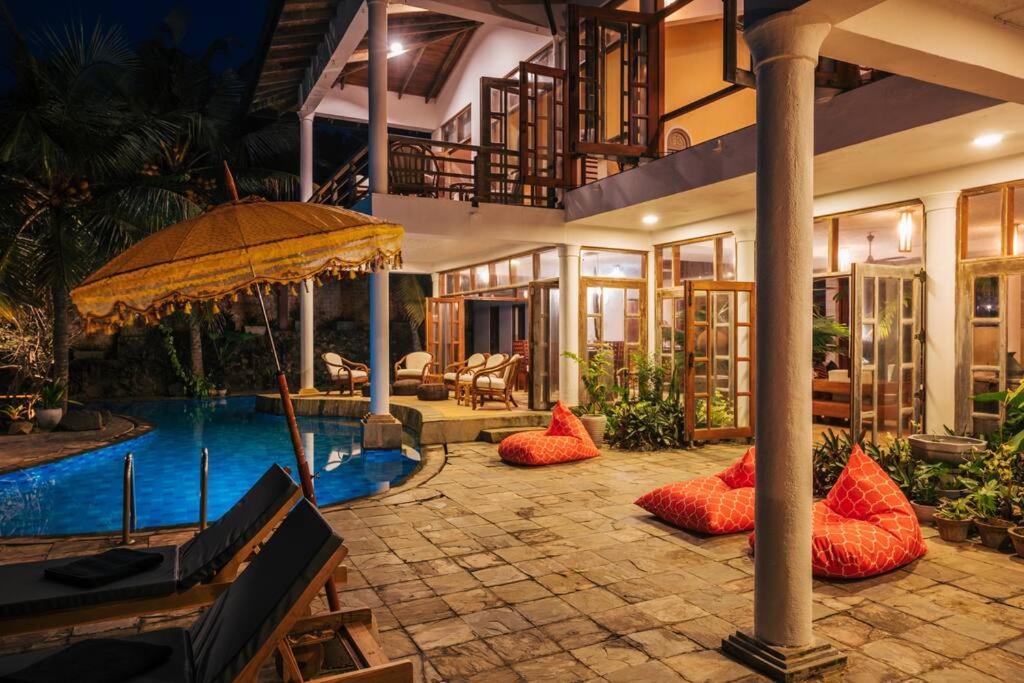 Santi Beach House With Pool & Beach Велигама Экстерьер фото