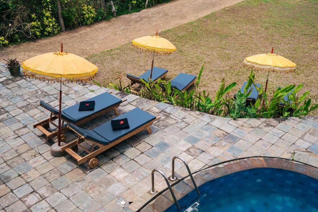 Santi Beach House With Pool & Beach Велигама Экстерьер фото