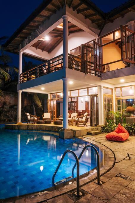 Santi Beach House With Pool & Beach Велигама Экстерьер фото