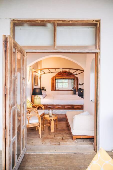 Santi Beach House With Pool & Beach Велигама Экстерьер фото