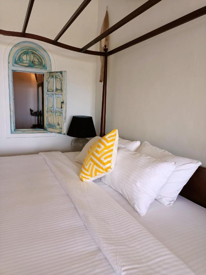 Santi Beach House With Pool & Beach Велигама Экстерьер фото