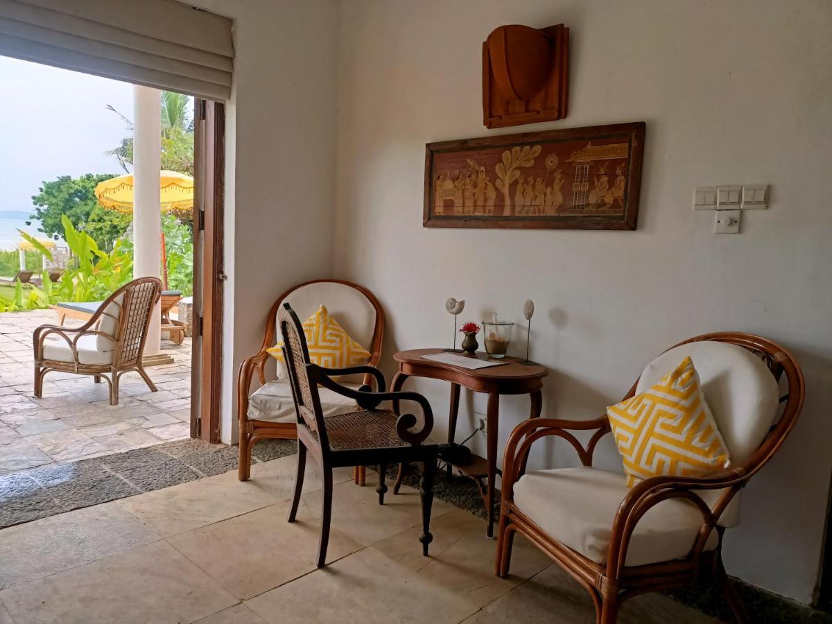 Santi Beach House With Pool & Beach Велигама Экстерьер фото